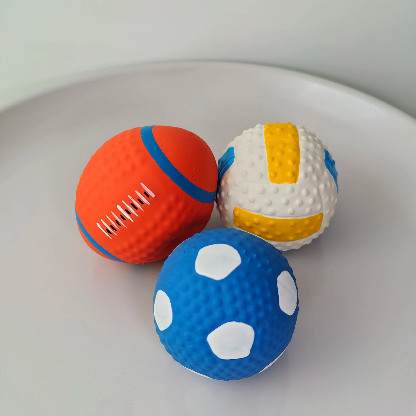 Latex Hundeball – Interaktives Quietschspielzeug für Hunde & Katzen | Lustiges Festliches Geschenk